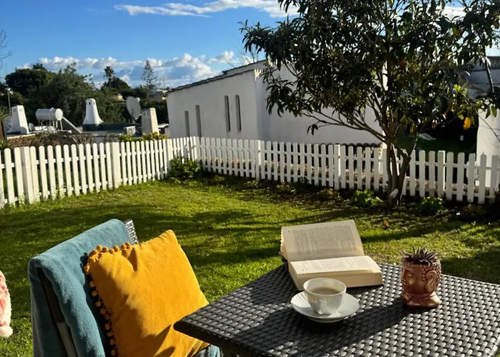 Villa Valentina-Sunny 2 Bedroom House With Pool